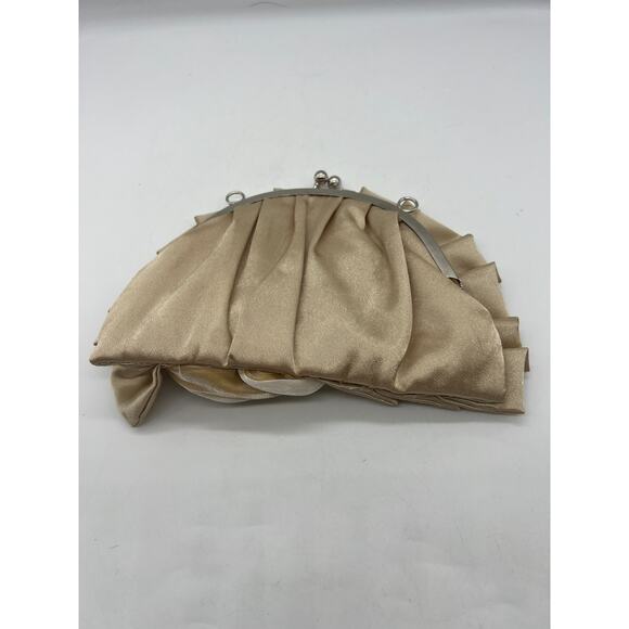 Bijoux Terner Gold Mesh Layered Ruffle Flower Clutch Evening bag no strap - Picture 6 of 8